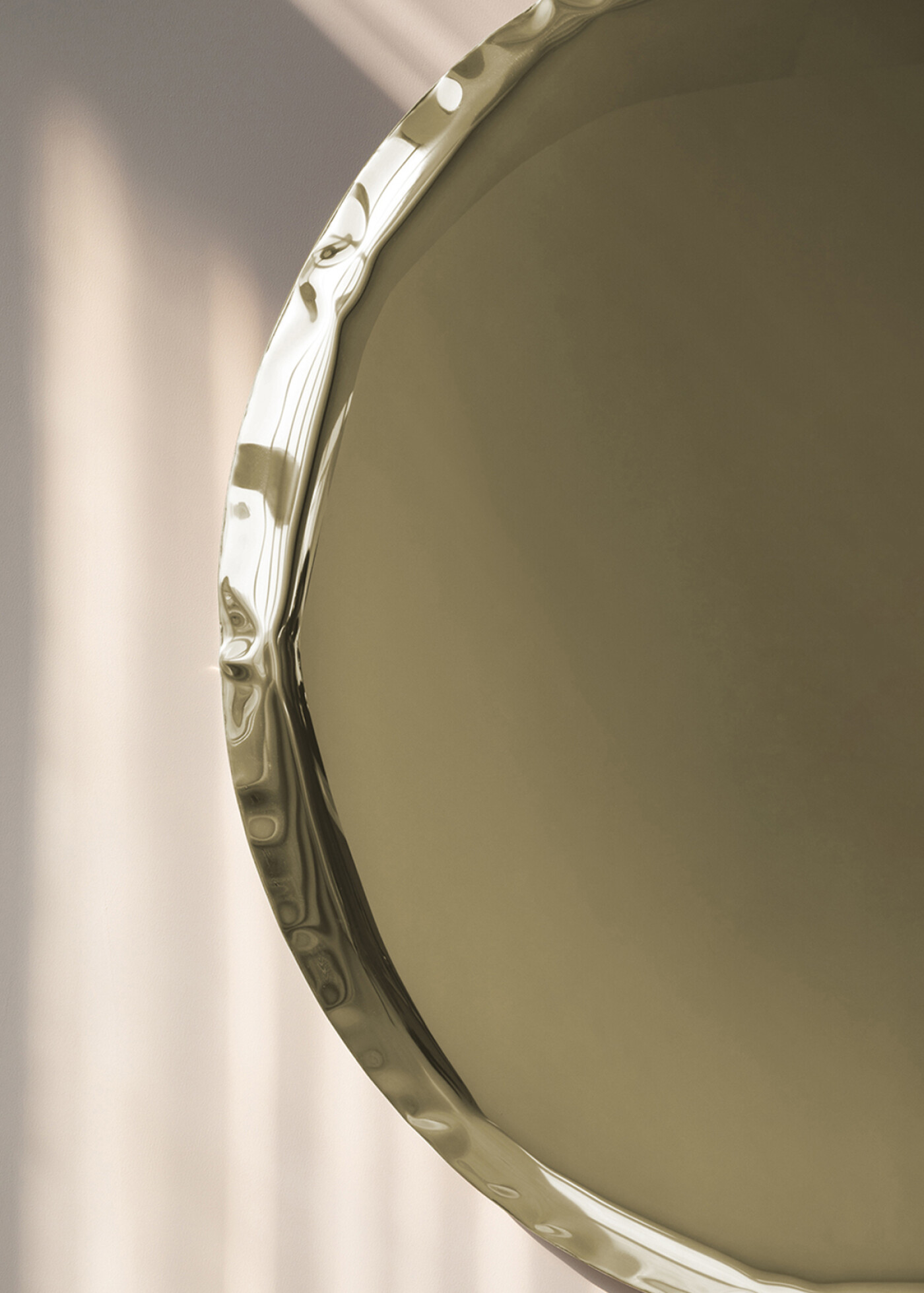 Zieta_OKO_Mirror_Light_Gold_Aurum_Collection_fot_Weronika_Trojanowska_interior_2