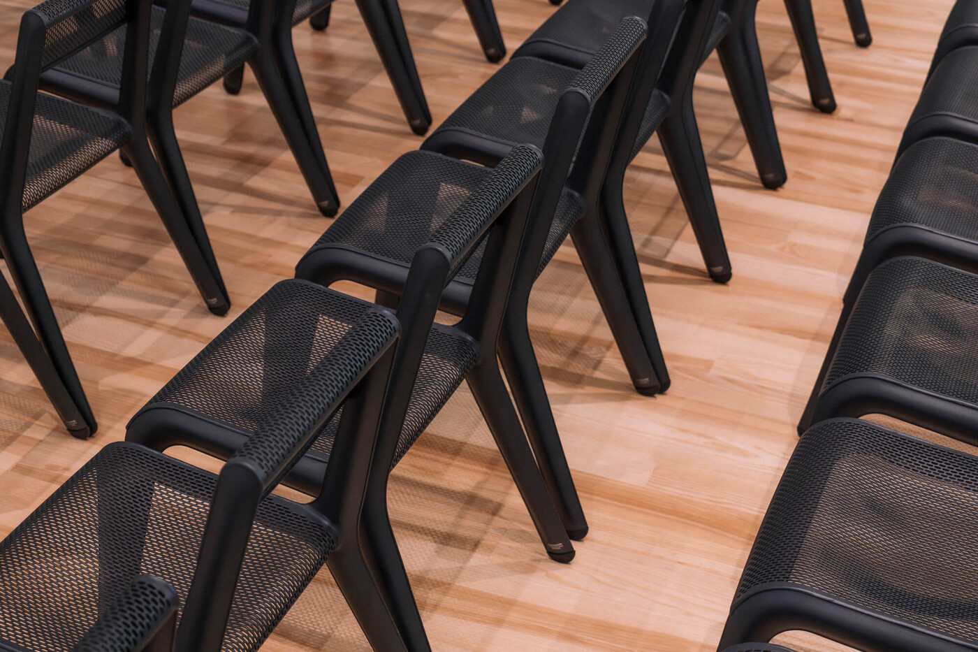 Zieta Ultraleggera chairs Anodic Black Aluminium standing in rows
