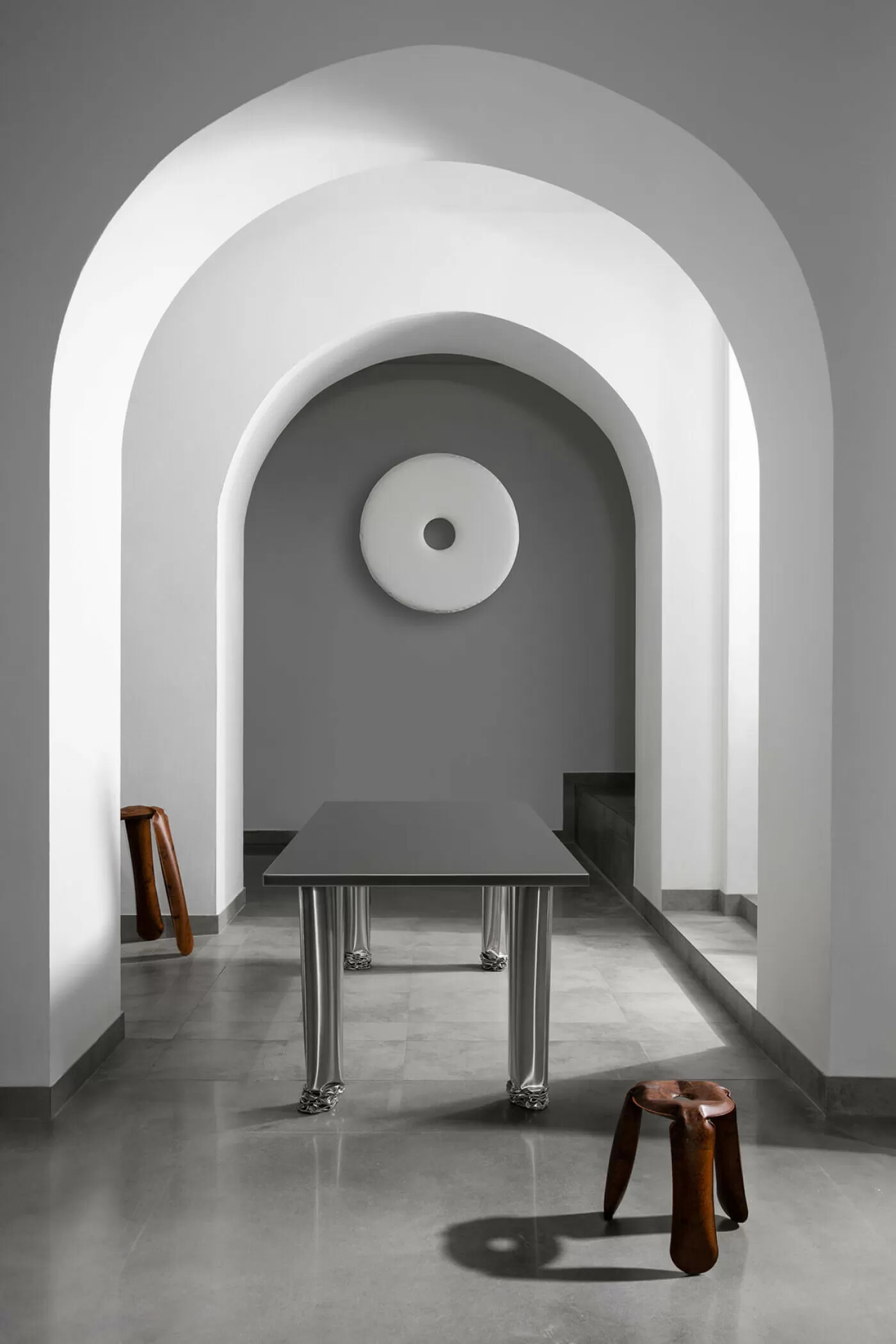 photo: Weronika Trojanowska zieta crash table in interior