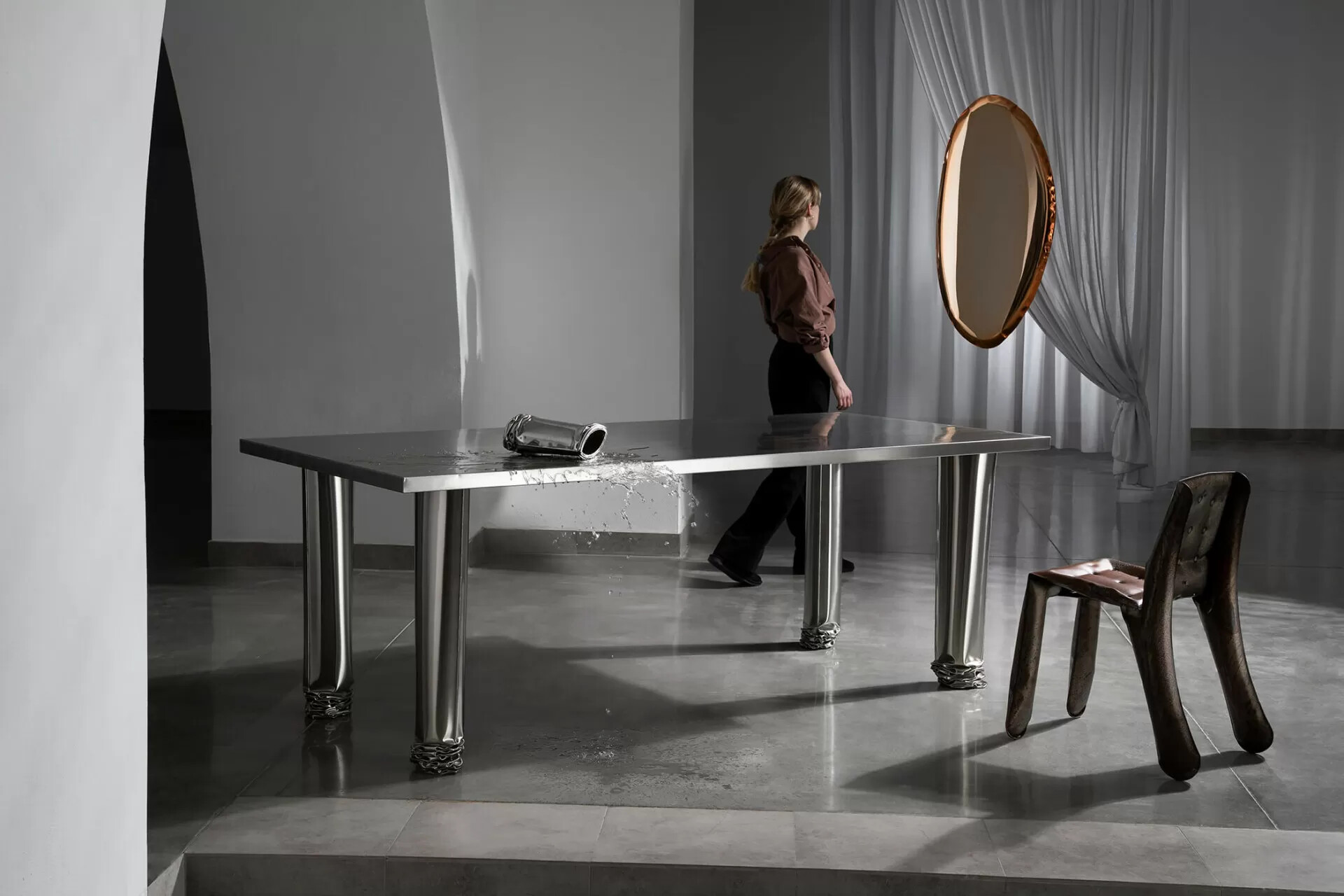 photo: Weronika Trojanowska zieta crash table in interior
