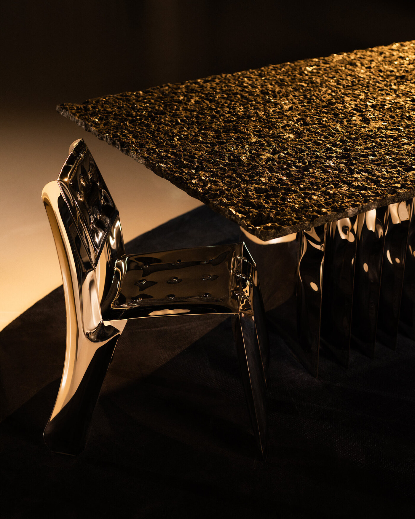 zieta_Chippensteel_Chair_inox_Harmonica_Table_legs_inox_top_granite_711_fot_Szymon_Jędrzejewski_23