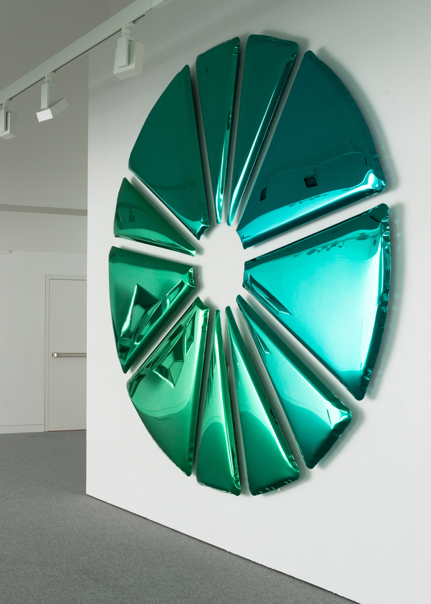 Nucleus 600 Gradient Emerald Sapphi