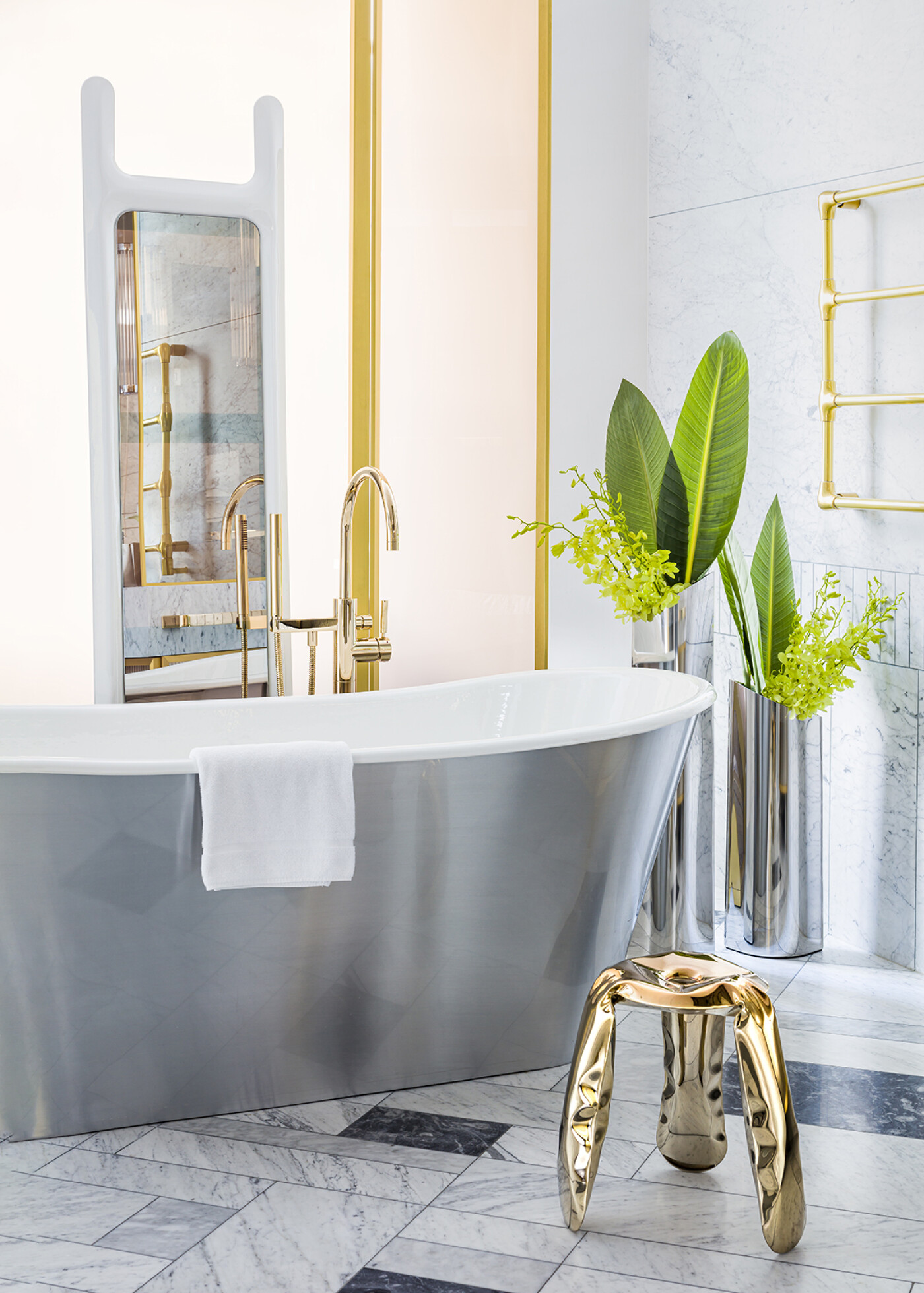 zieta_DRAB_Mirror_white_glossy_RAL_9003_Zieta_Collection