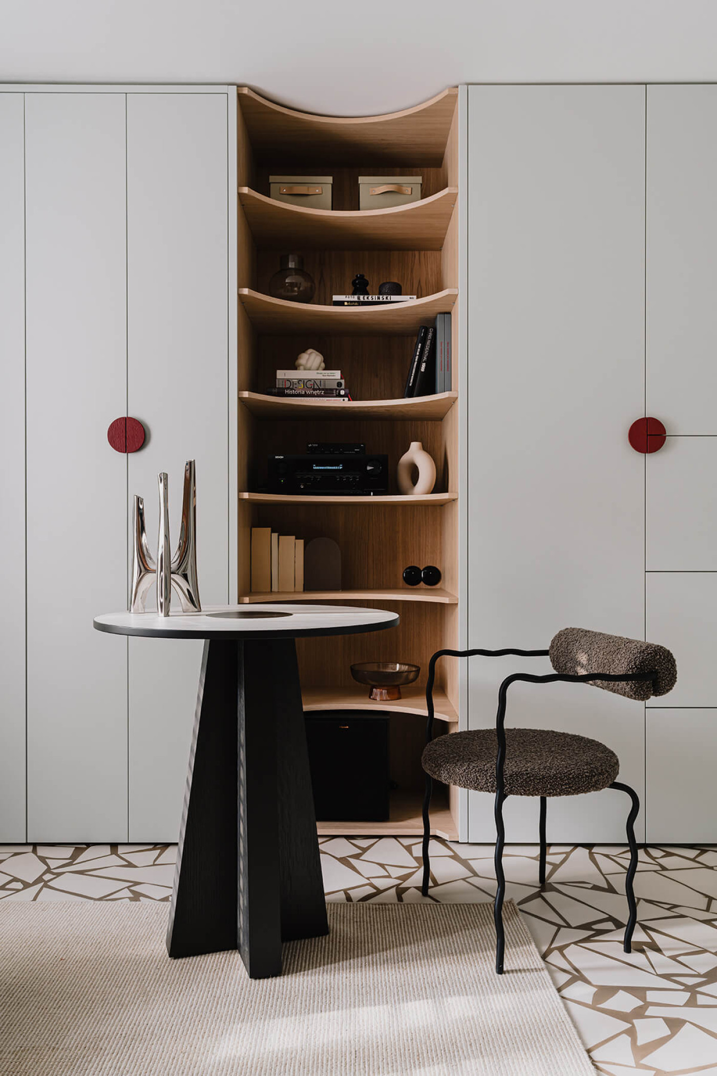 Photo/furniture: zasoby/zielinski_interior. Project: Damian Kozłowski/Katarzyna Fiedorczuk. candleholder by zieta studio made of metal