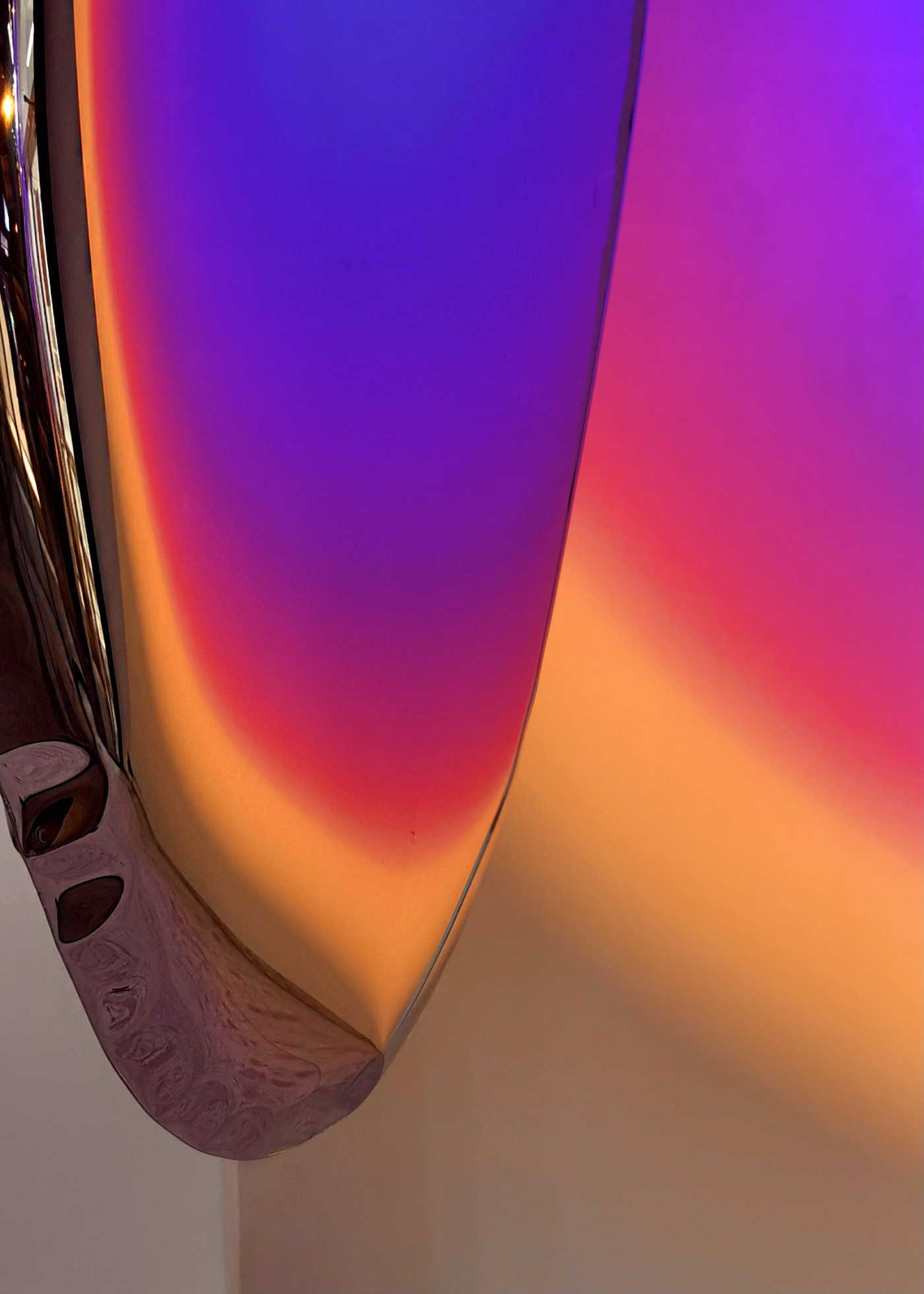 tafla o taflao mirror lustro oskar zieta studio renoma światło lampa żarówka halo