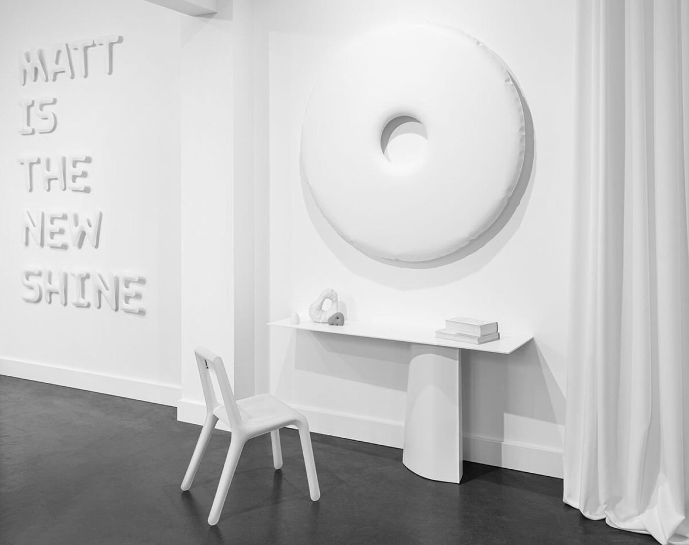 RONDO MIRROR PAROVA CONSOLE AND ULTRALEGGERA IN INTERIOR