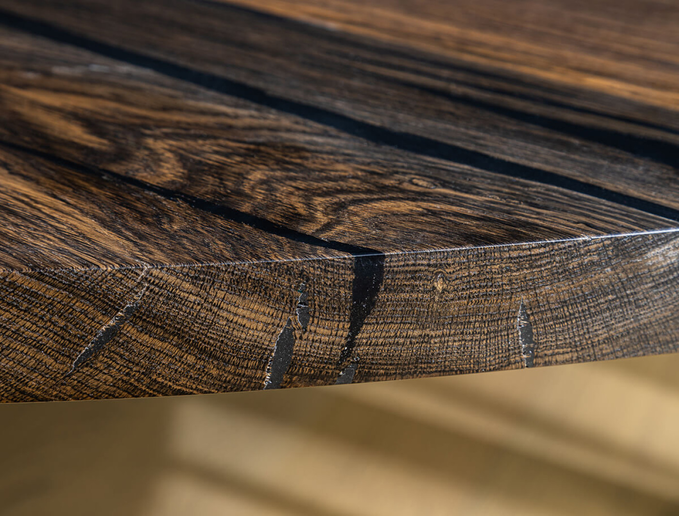 Zieta_CHIPPENSTEEL_TABLE_top_Warsaw_Home_2022_photo_by_Weronika_Trojanowska