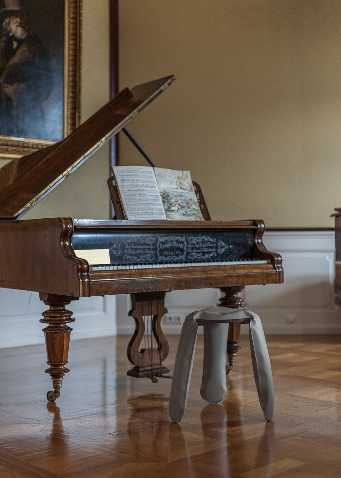 Plopp Standard Umbra Grey Matt 7022