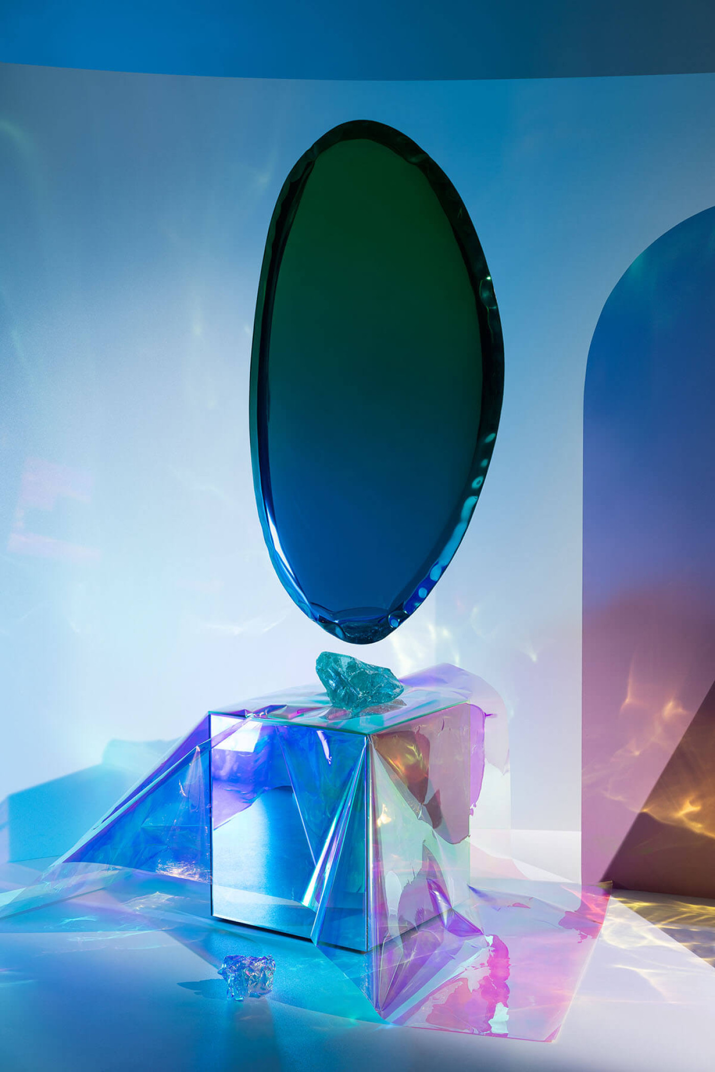 Zieta_TAFLA_O_Mirror_gradient_of_emerald_sapphire_Gradient_Collection_photo_Weronika_Trojanowska_scenography_Ula_Kaczmarek_10